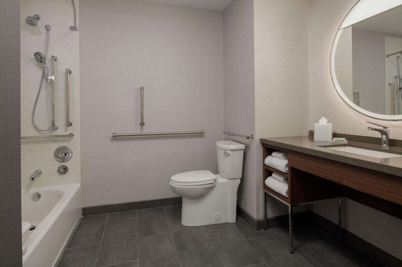 Courtyard By Marriott Olympia Otel Dış mekan fotoğraf