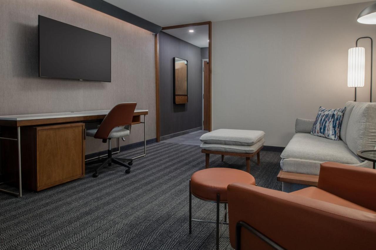 Courtyard By Marriott Olympia Otel Dış mekan fotoğraf