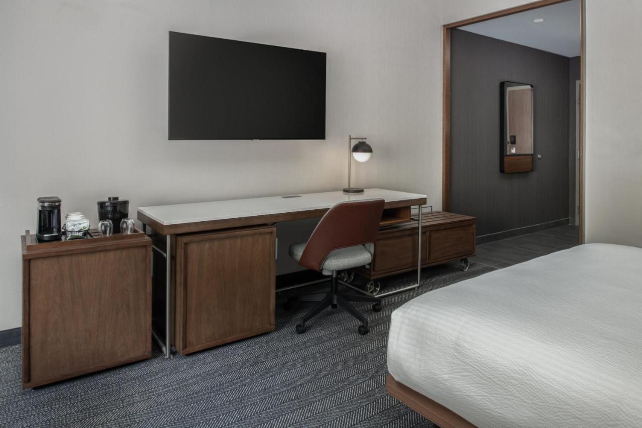 Courtyard By Marriott Olympia Otel Dış mekan fotoğraf