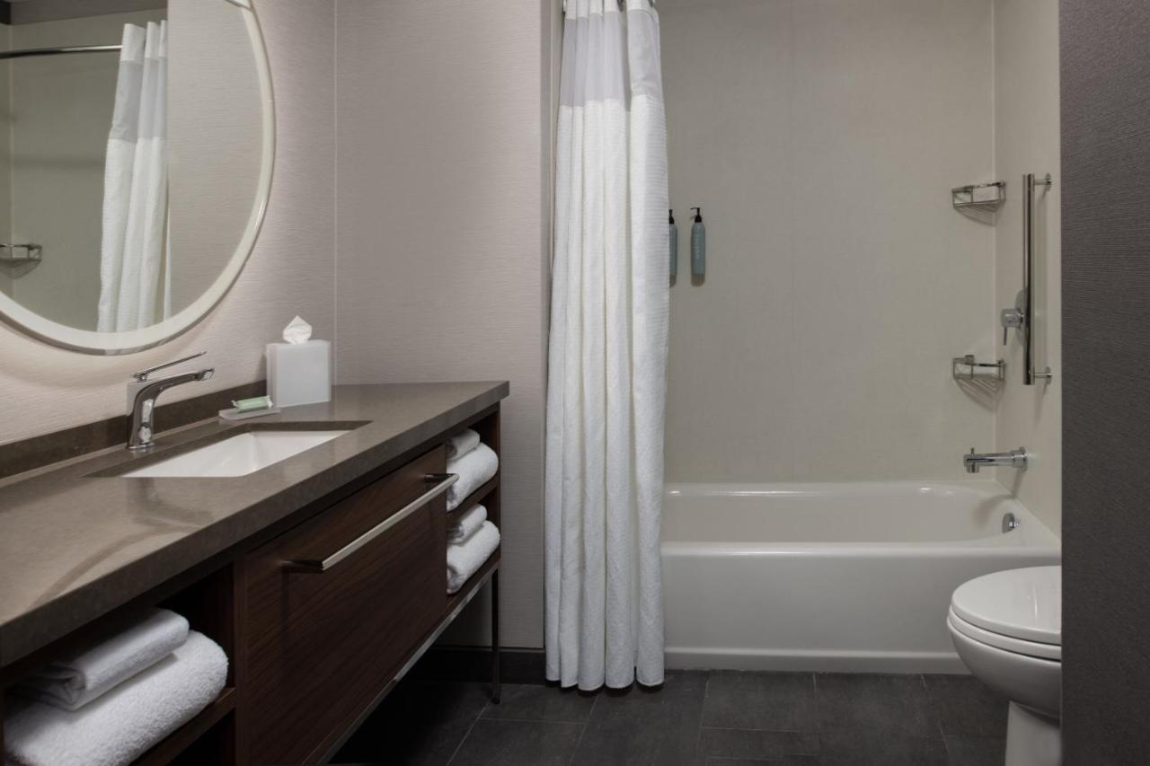 Courtyard By Marriott Olympia Otel Dış mekan fotoğraf